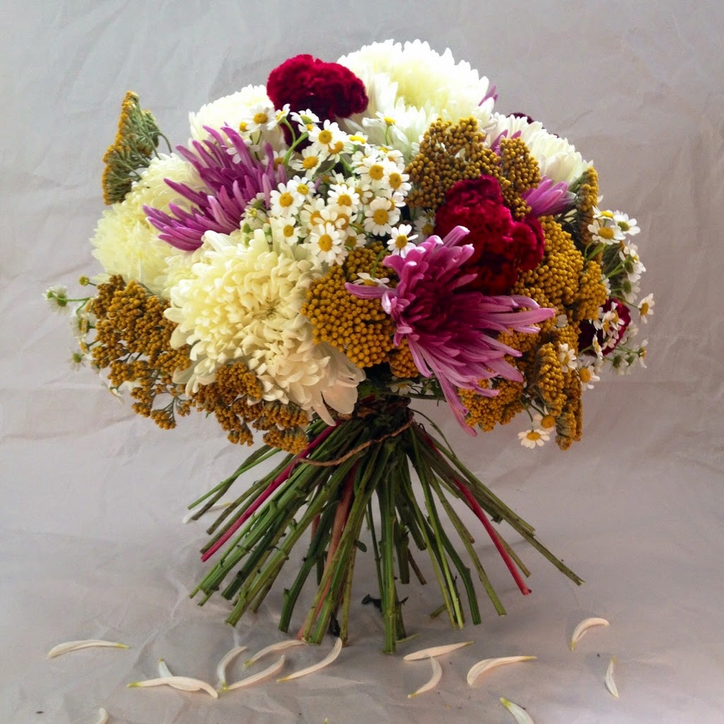 8. EUROPEAN HAND TIED BOUQUET Flower School 101